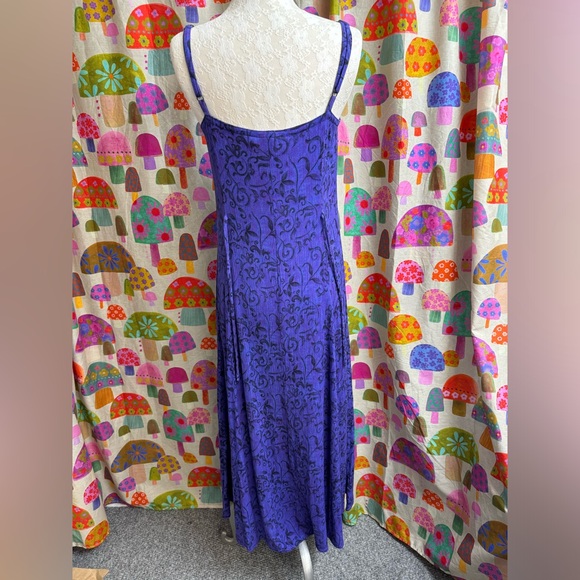 Serendipity Maui Spaghetti Strap Maxi Dress. Medium - Picture 5 of 10